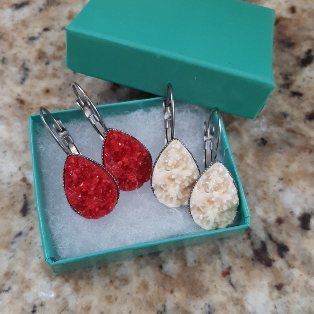 Elegant Red and Cream Druzy StyleTeardrop Earrings